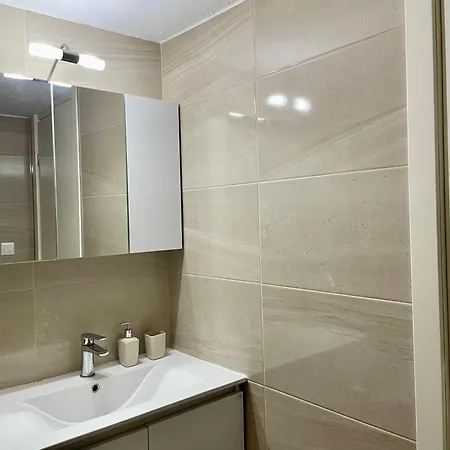 Apartamento Fay's Vrasná