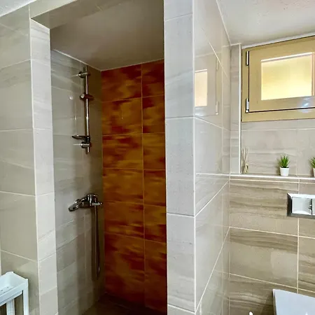 Apartament Fay's *
